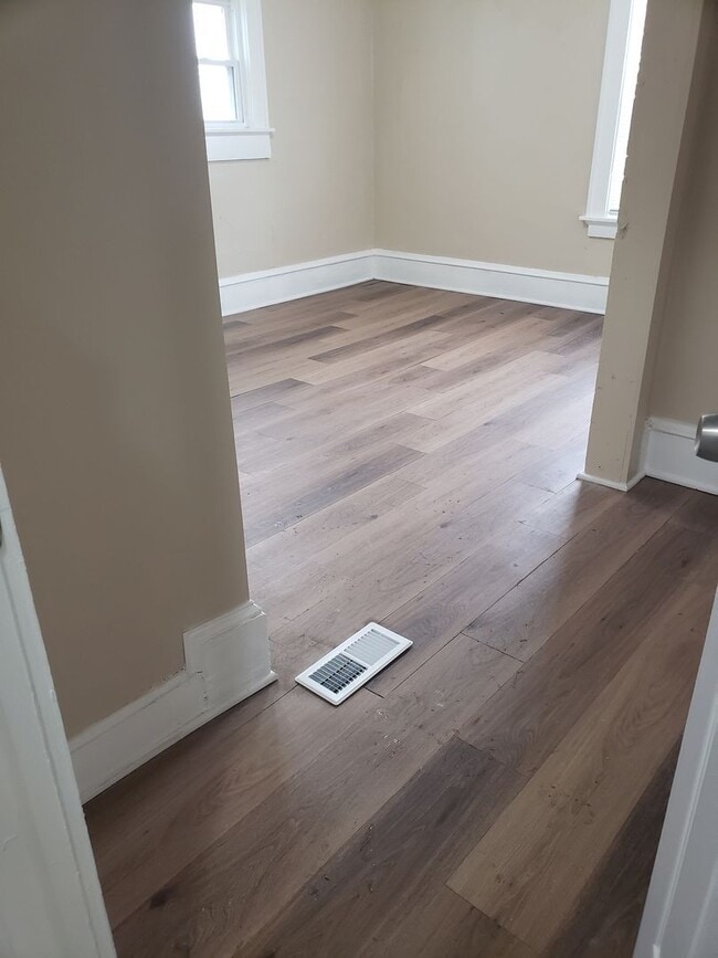 Building Photo - 3035N10thStM