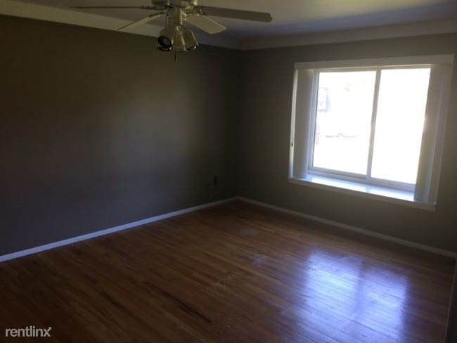 Building Photo - 29756 City Center Dr