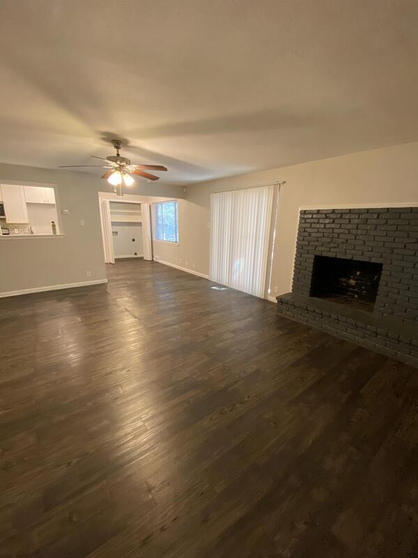 Building Photo - 6504 Putting Green Dr
