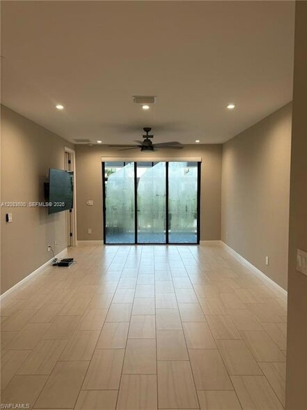 Foto del edificio - 7553 Carnegie Way
