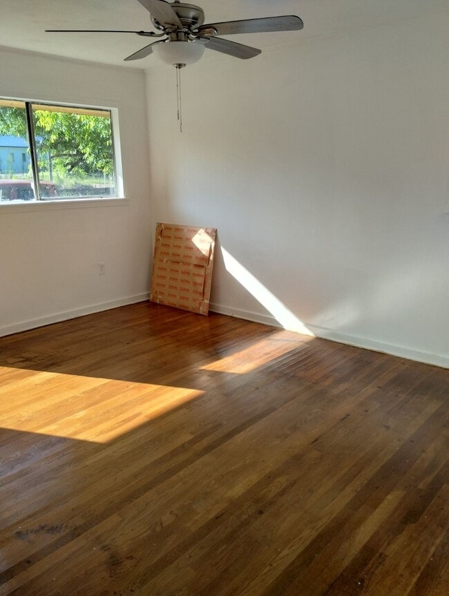 Foto del edificio - 370 W Railroad Ave S