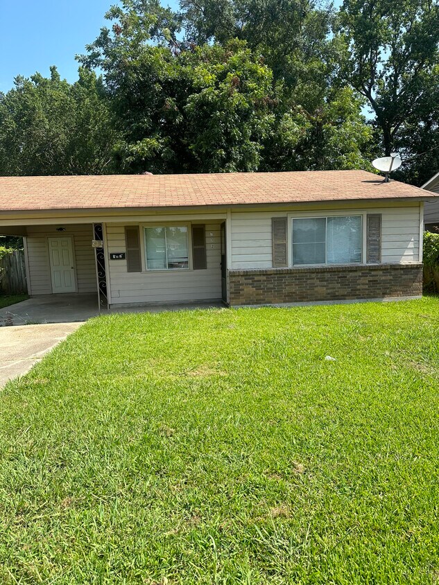 Primary Photo - 732 Browning St