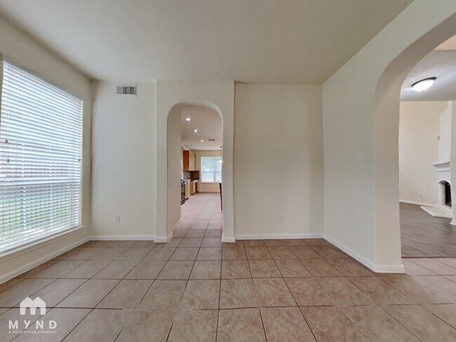 Building Photo - 7711 Summer Shore Dr