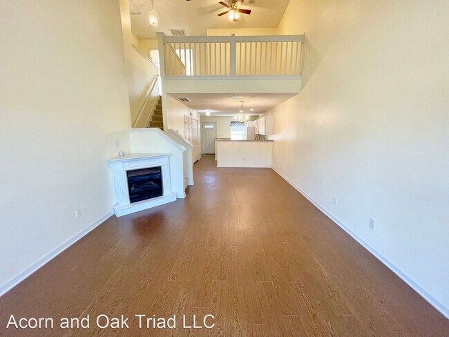 Building Photo - 3 br, 2.5 bath House - 2741 N Keswick Way