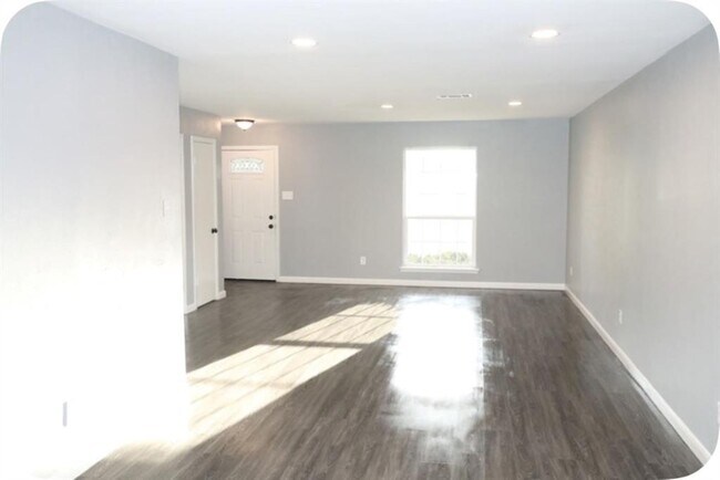 Building Photo - 1453 Pamela Ln