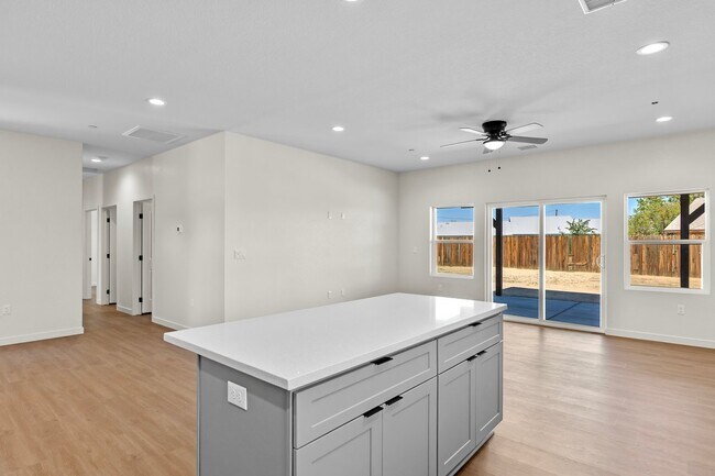 Foto del edificio - 8457 Great Cir Dr