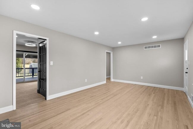 Building Photo - 3887 Shadywood Dr