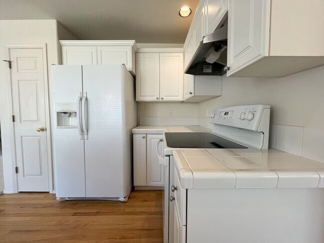 Building Photo - Beautiful Bethany Home with High Ceilings,...