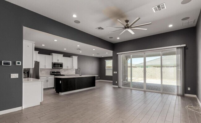 Foto del edificio - 38114 W San Clemente St