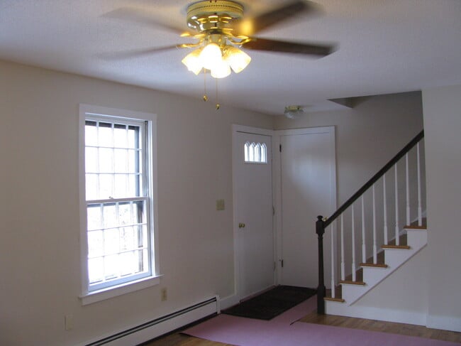 Building Photo - 58 Trailwood Dr