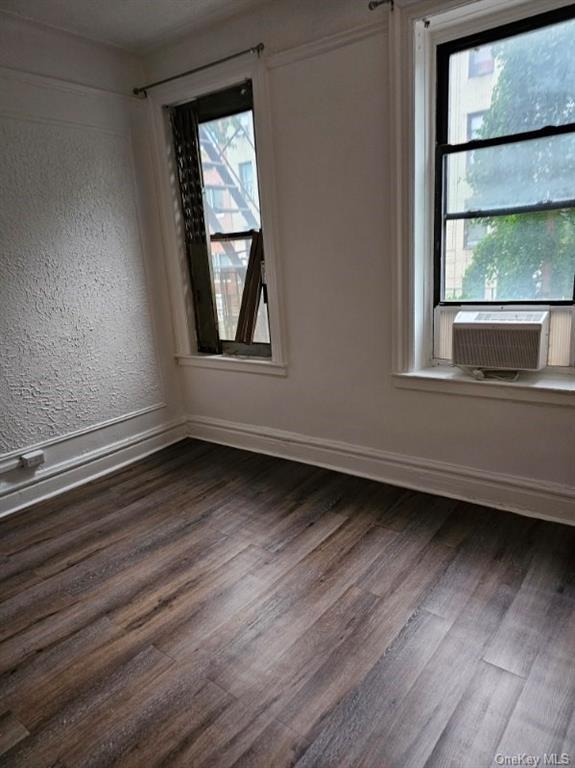 Foto del edificio - 91 E 208th St