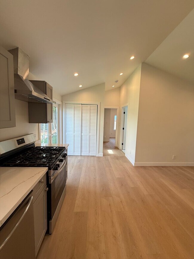 Foto del edificio - 5958 Pearce Ave