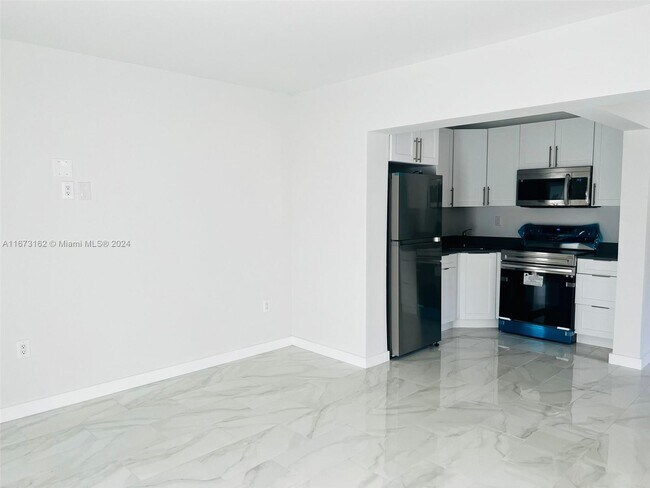 Foto del edificio - 228 SE 9th Ct