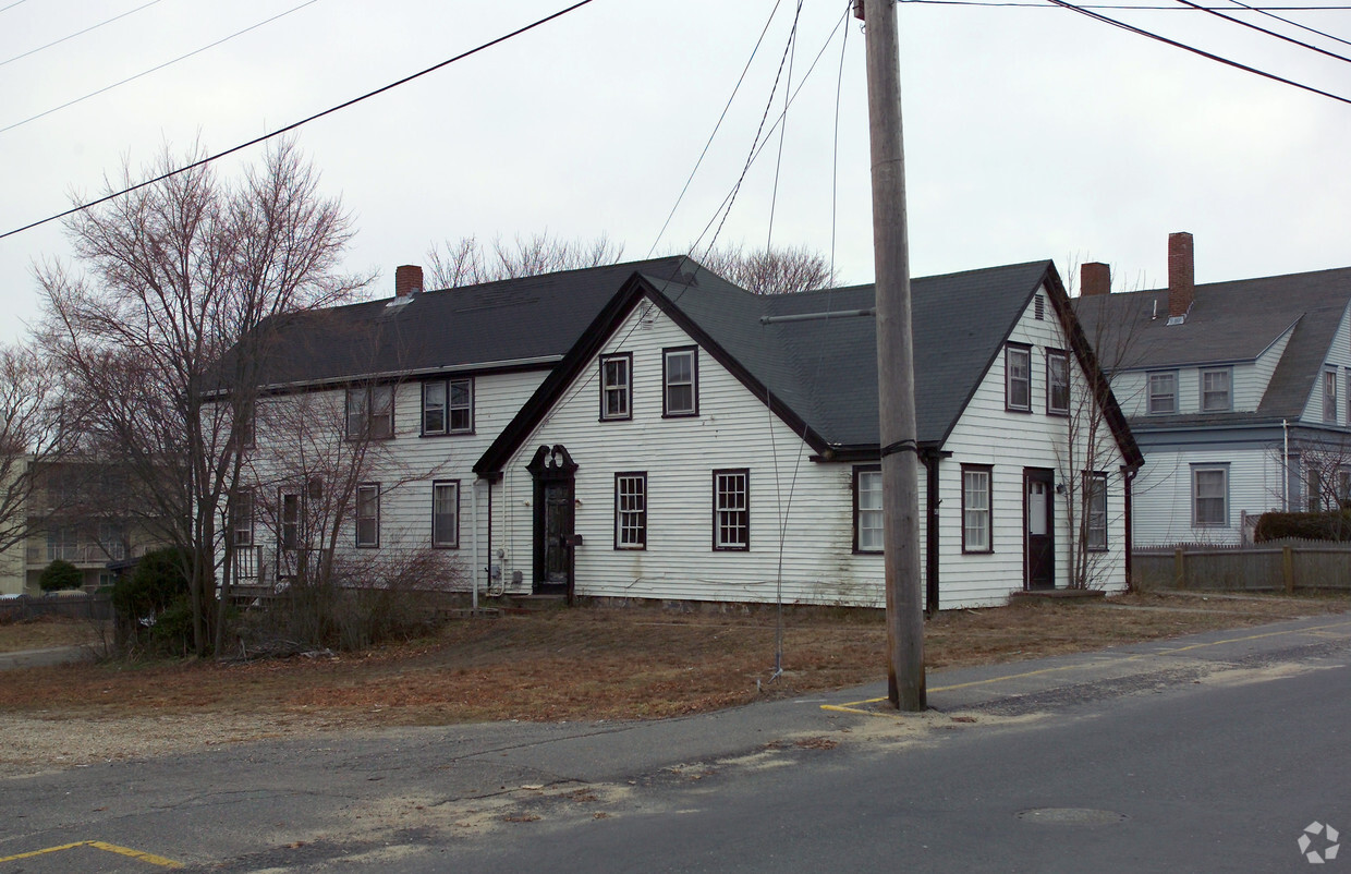 Building Photo - 43 Pleasant St