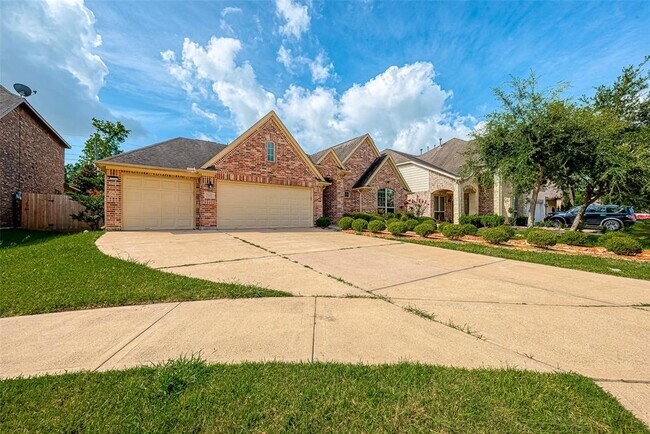 Foto del edificio - 7122 Fall Creek Ln