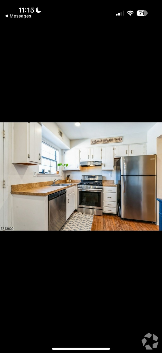Building Photo - 216 Riva Dr