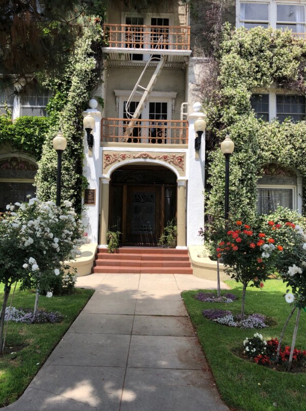 Foto del edificio - 1935 N Vermont Ave