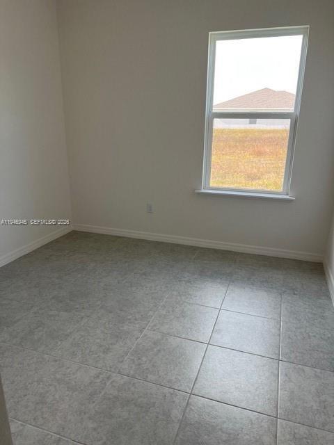 Foto del edificio - 2027 Churchill Ave N