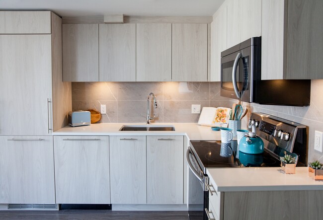 Building Photo - *Special Offer Available* Garden View 1-BR...
