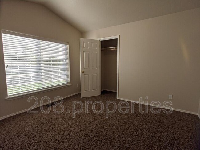 Foto del edificio - 611 N Kayden Way