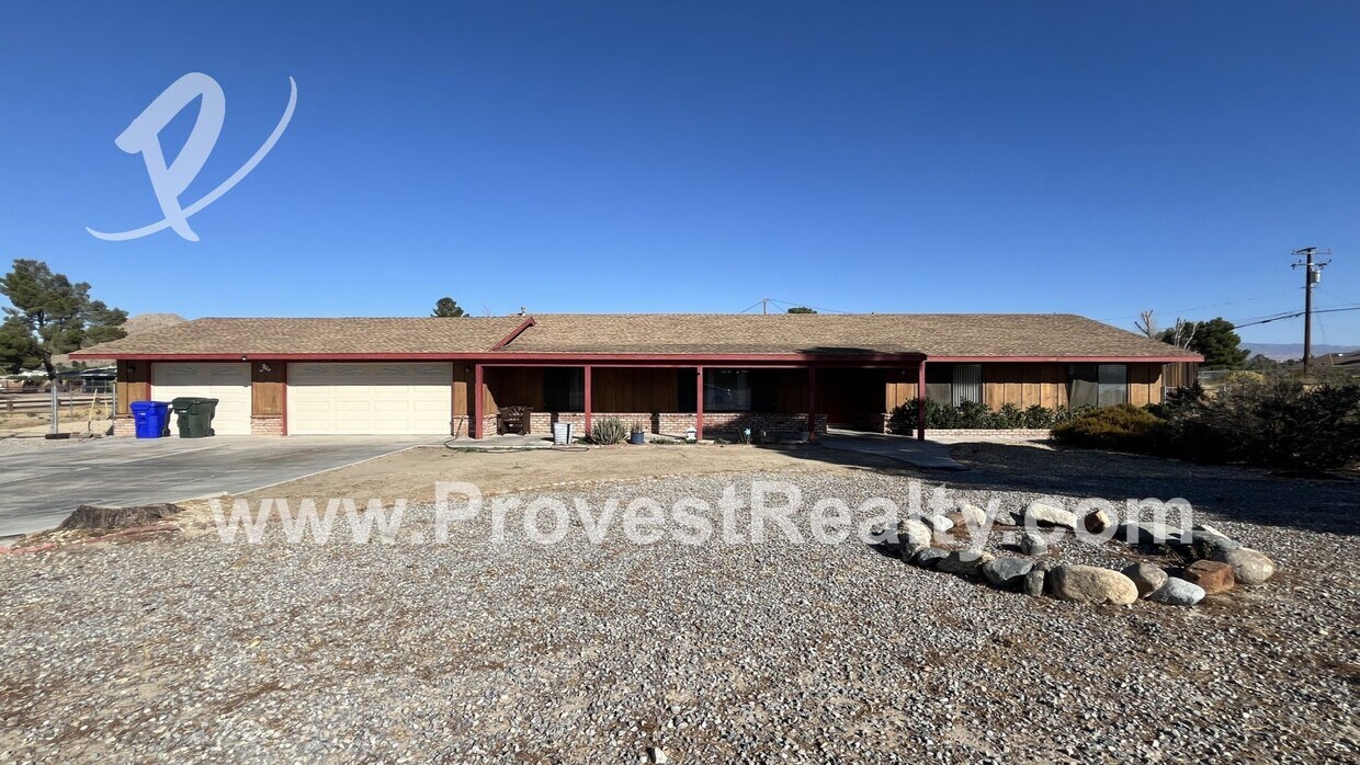 Primary Photo - 4 Bed, 3 Bath Apple Valley Home with Pool!!!
