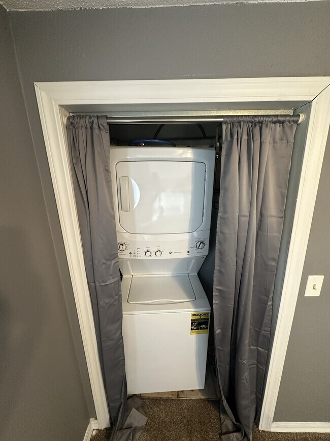 Foto del edificio - 613 N Franklin Ave