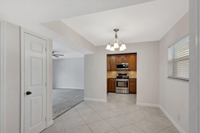 Building Photo - 10330 N Military Trl