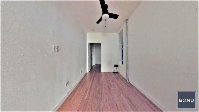 Building Photo - 312 E 91st St