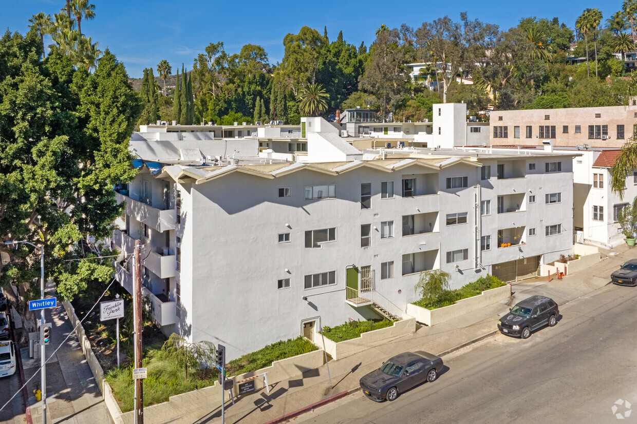 Primary Photo - Franklin Park Apartments