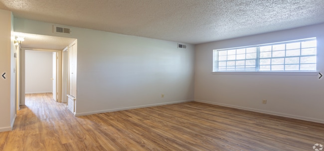 Building Photo - Renovated Apartment- Great OKC Location