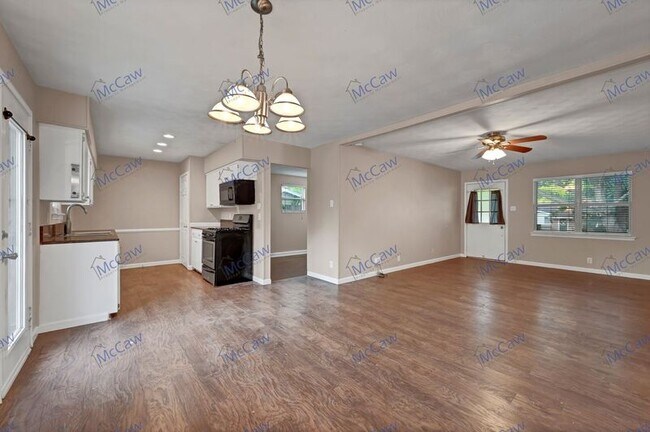 Building Photo - 1001 Wilemon Dr