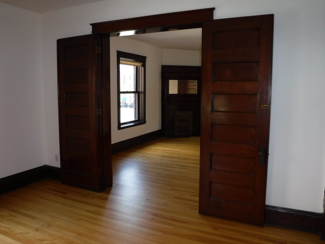 Gorgeous wood - 1303 Yale Pl