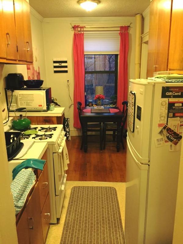 Primary Photo - 122 Riverway