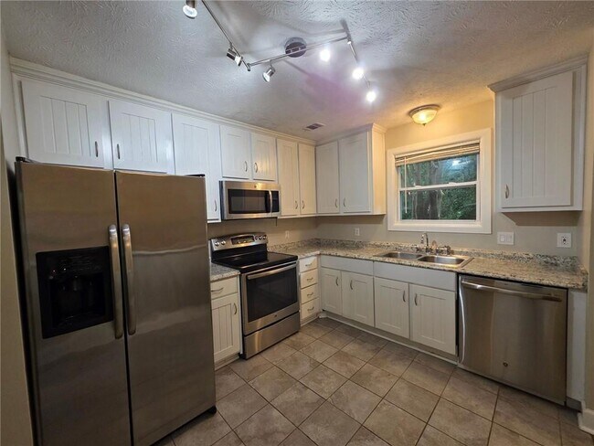 Building Photo - 2507 Queen Anne Ct