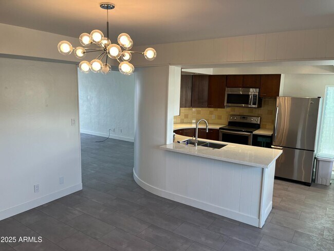 Foto del edificio - 3713 E Glenrosa Ave