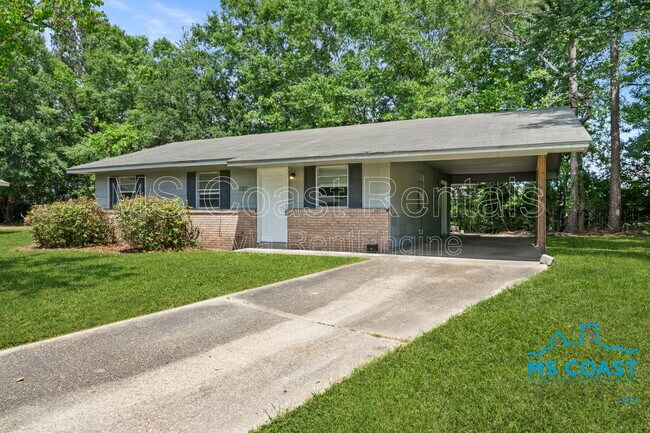 Foto del edificio - 316 Tandy Dr