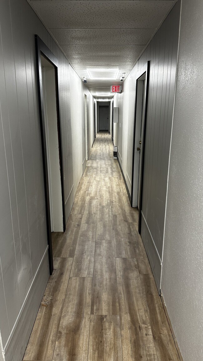 Building Photo - 1114 Main Ave