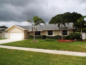 Building Photo - 1268 Pinetta Cir