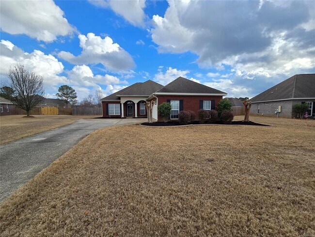 Foto del edificio - 1032 E Poplar St