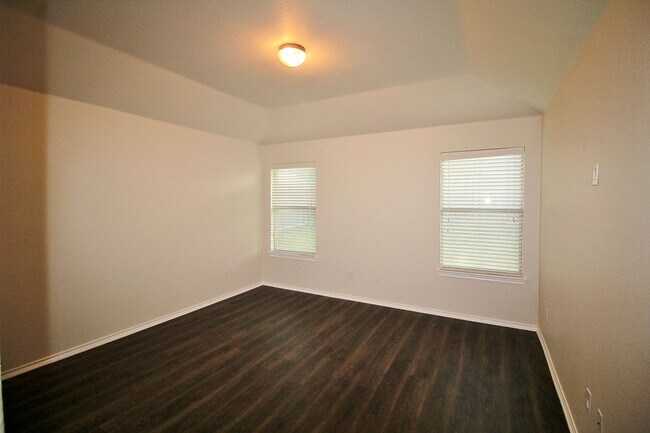 Building Photo - Charming 3/2/2 in Denton For Rent!