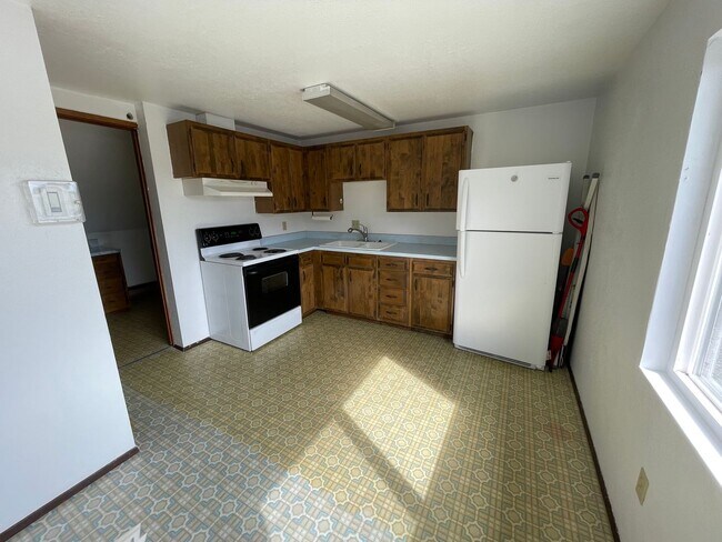 Building Photo - Pacific Cedar LLC 2
