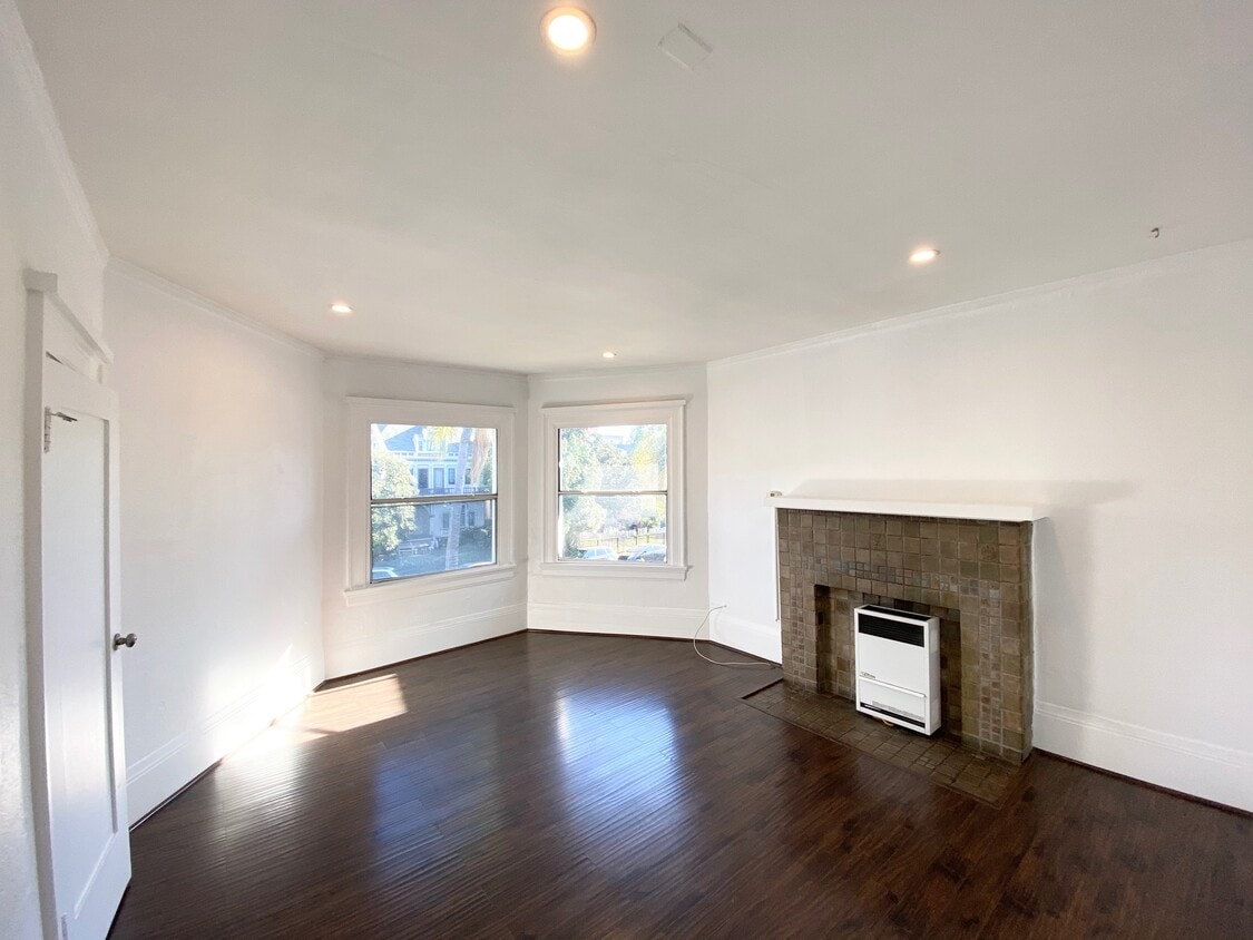 Primary Photo - 1033 S Bonnie Brae St