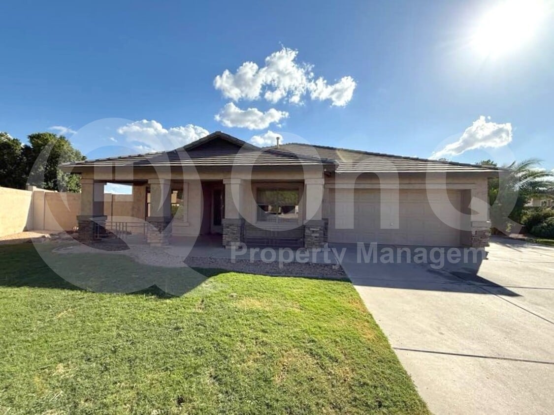 Primary Photo - 6445 W Taro Ln