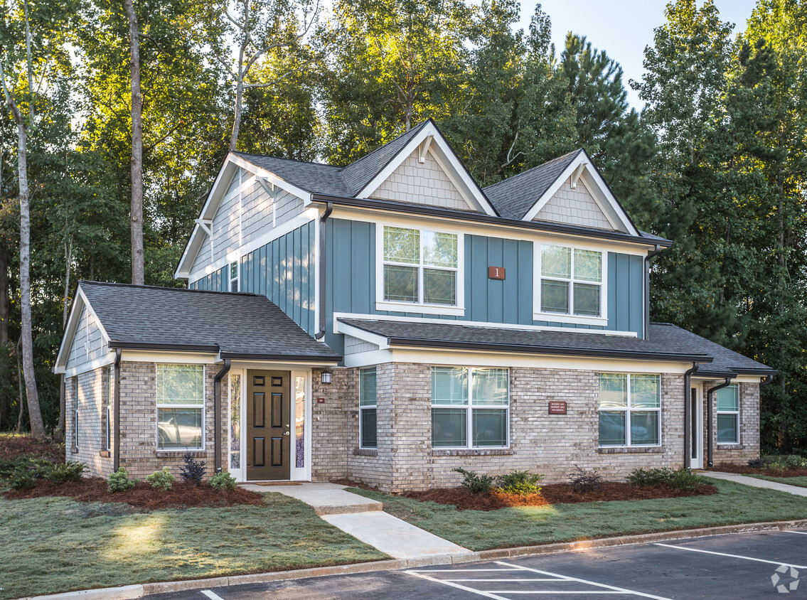 Primary Photo - Foxworth Forest Apartments