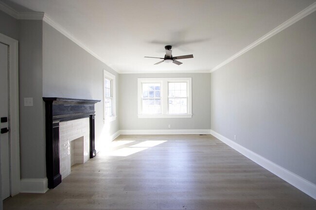 Foto del edificio - 1602 Waverly Ave