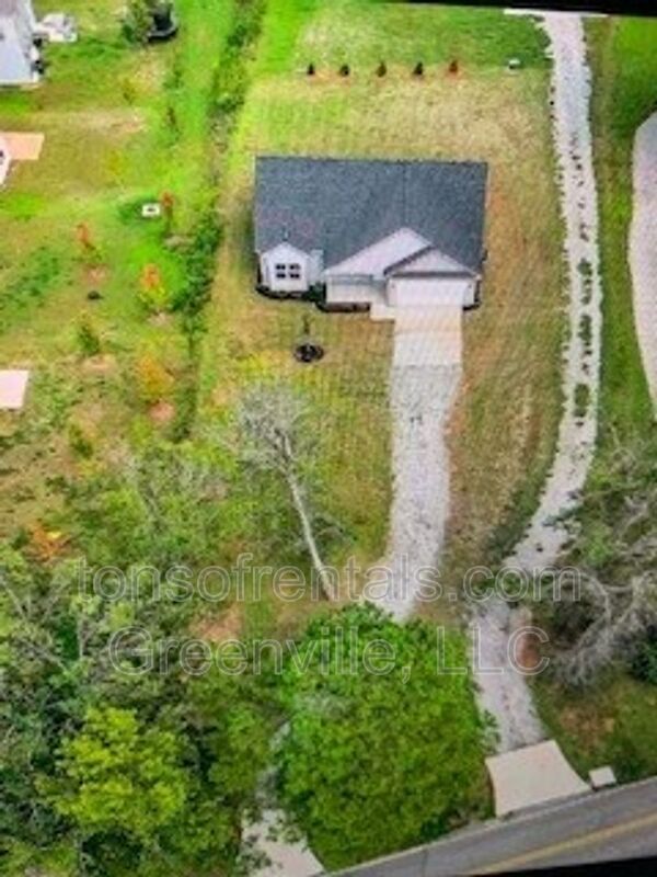 Building Photo - 3028 E Georgia Rd