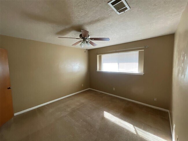 Foto del edificio - 1601 Hazelwood St