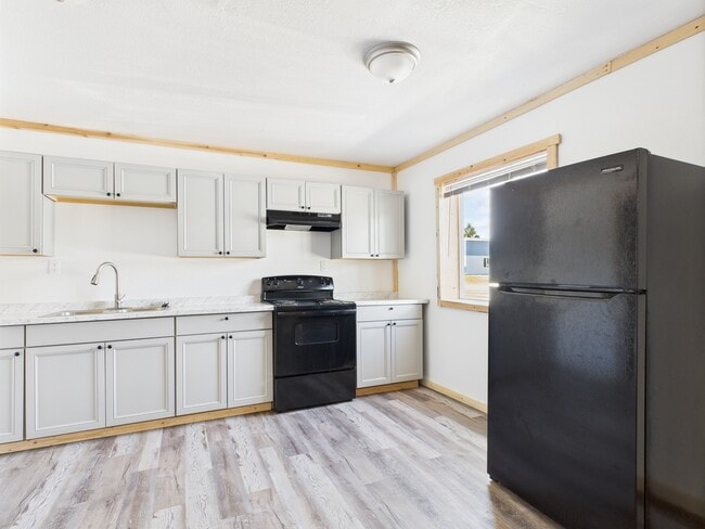 Building Photo - 2881 Elvira Ave