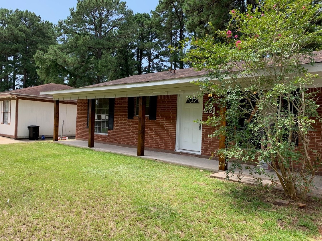 221 Ivy St, New Llano, LA 71461 House Rental in New Llano, LA