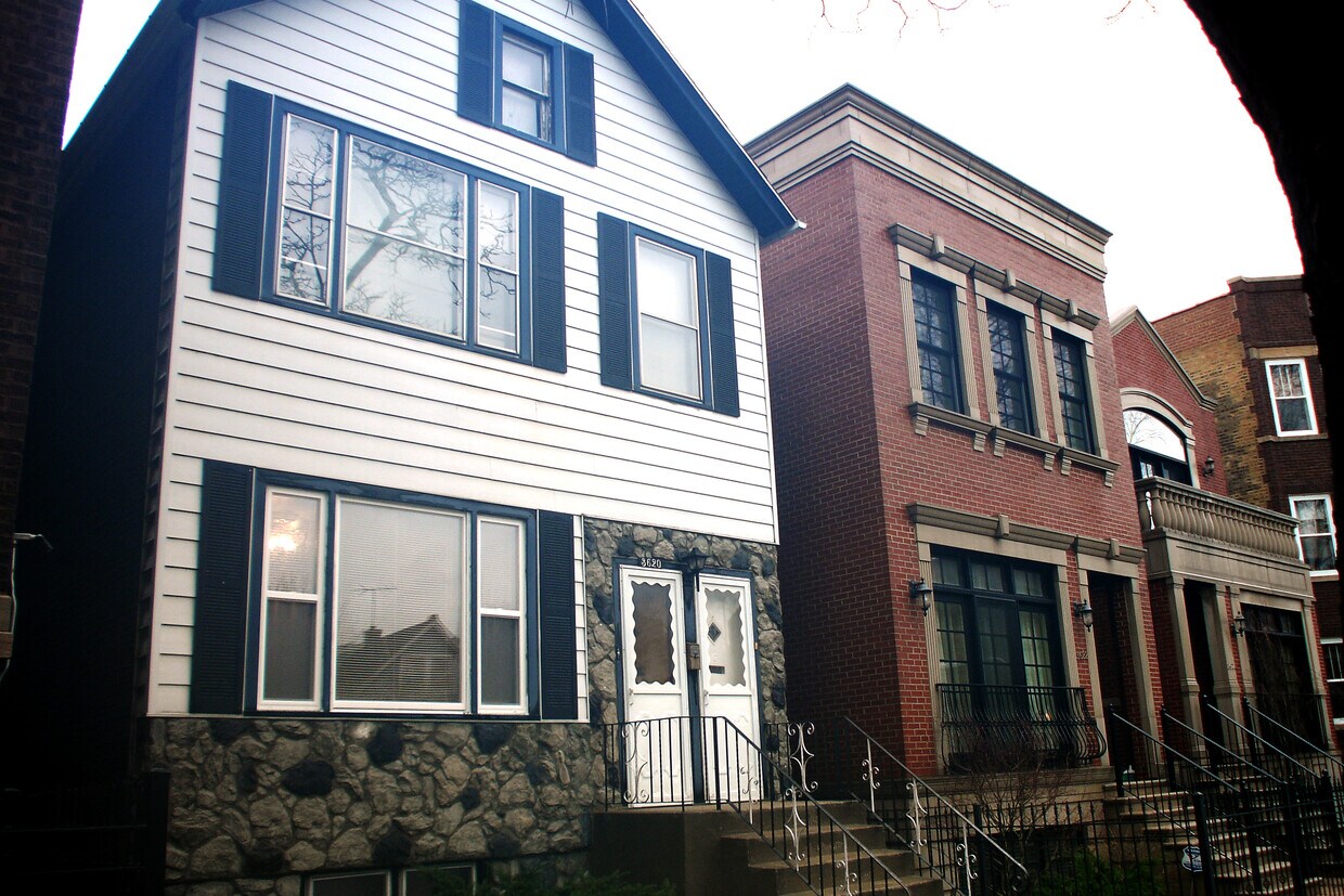 front of building - 3620 N Paulina St